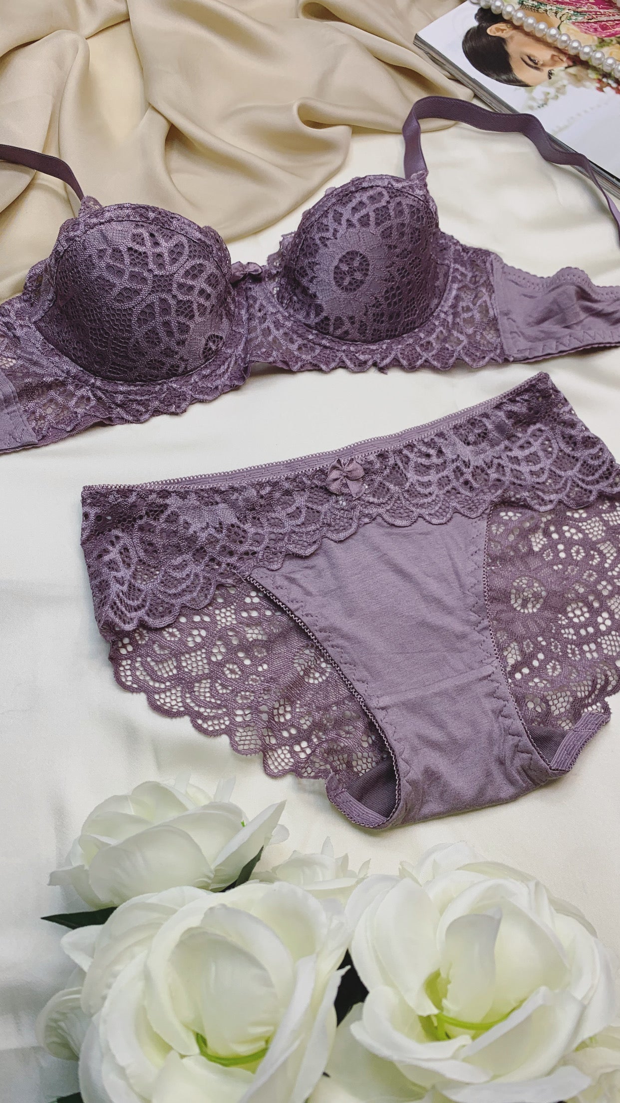 Beautiful Lace Underwire Bra and Panty Set