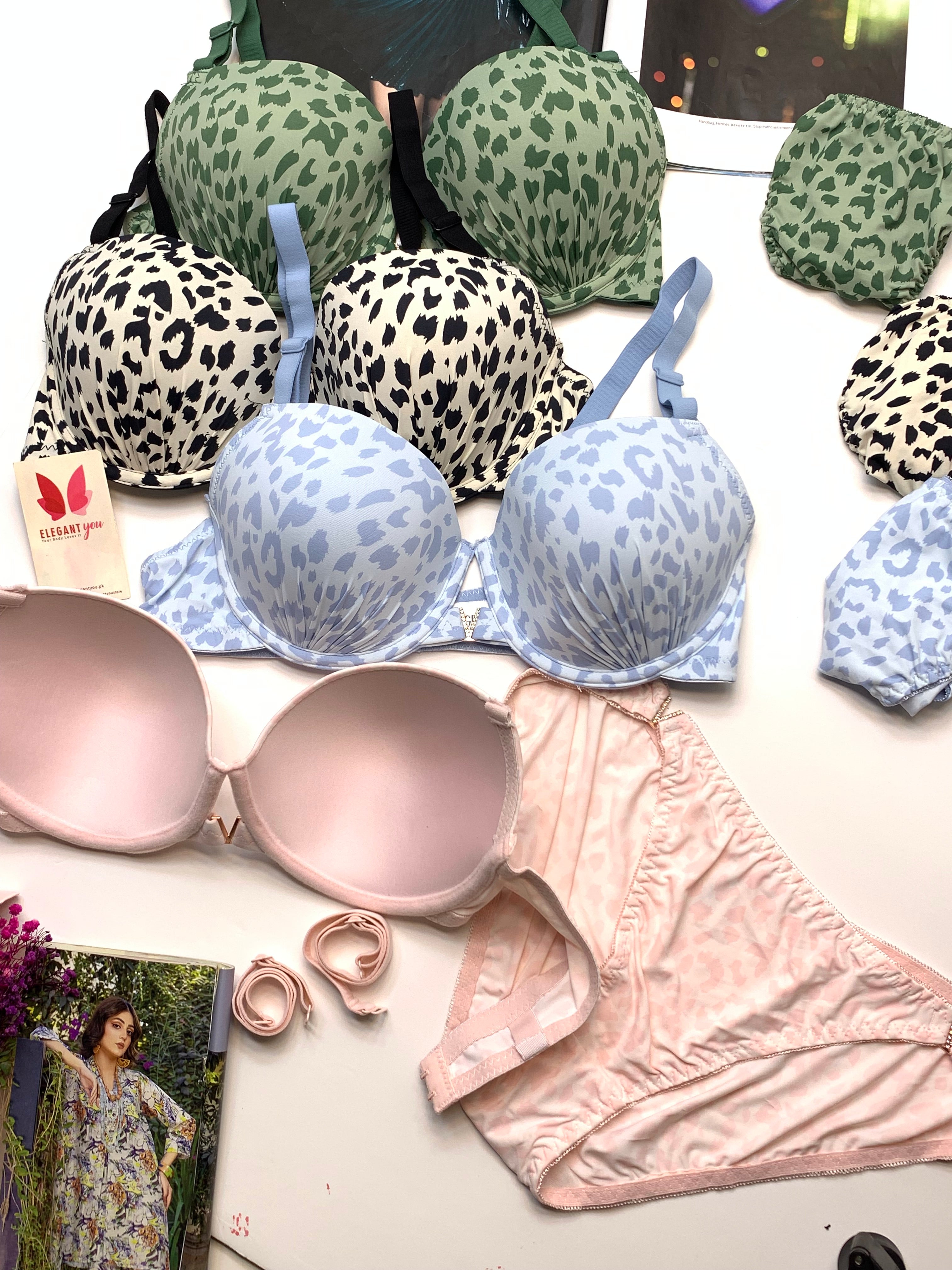 D Cup Size V Buckle Padded Push-up Wire Bra & Underwear Combo (001)