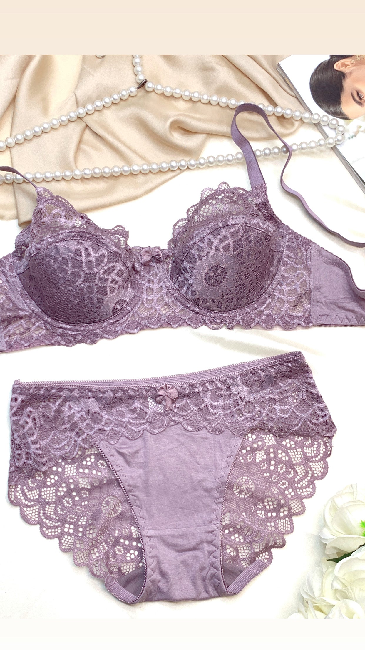 Beautiful Lace Underwire Bra and Panty Set