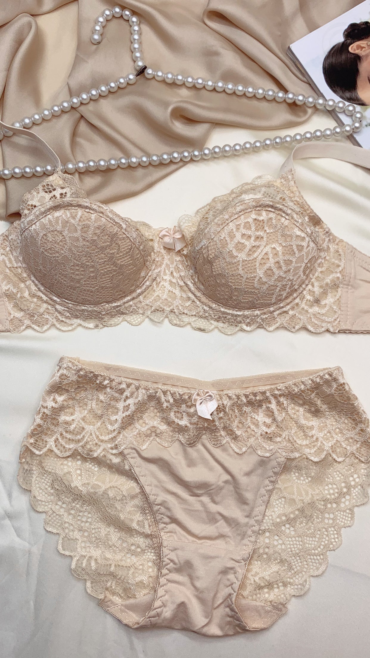 Beautiful Lace Underwire Bra and Panty Set